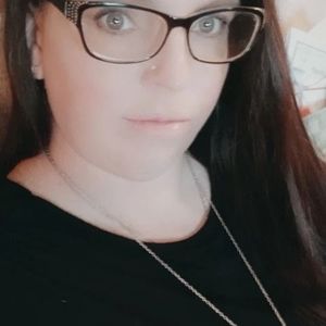 Meet your Posher, Leslie